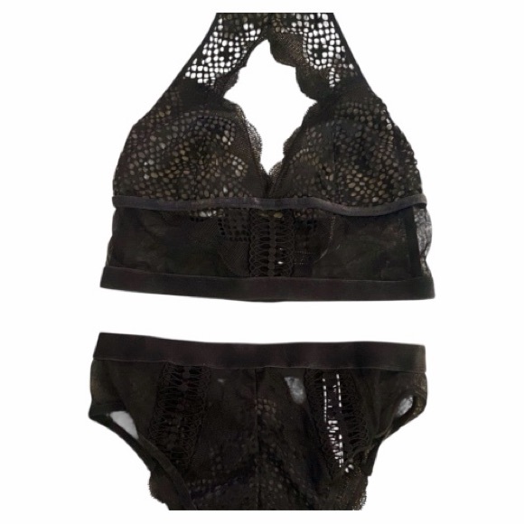 Victoria's Secret Very Sexy Unlined Bralette with Panties - Picture 1 of 9